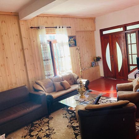 La Rose Guest House นูวาราเอลิยา ภายนอก รูปภาพ